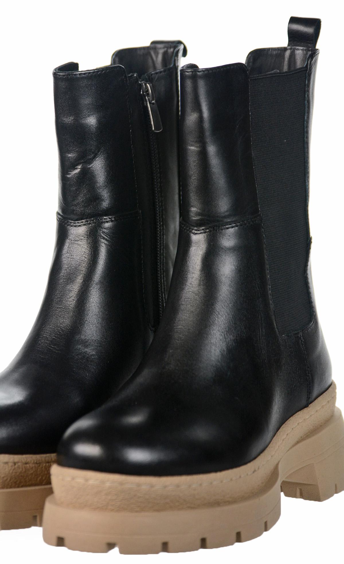 OLIVIA SHOES čierne zimné čižmy s béžovou podrážkou