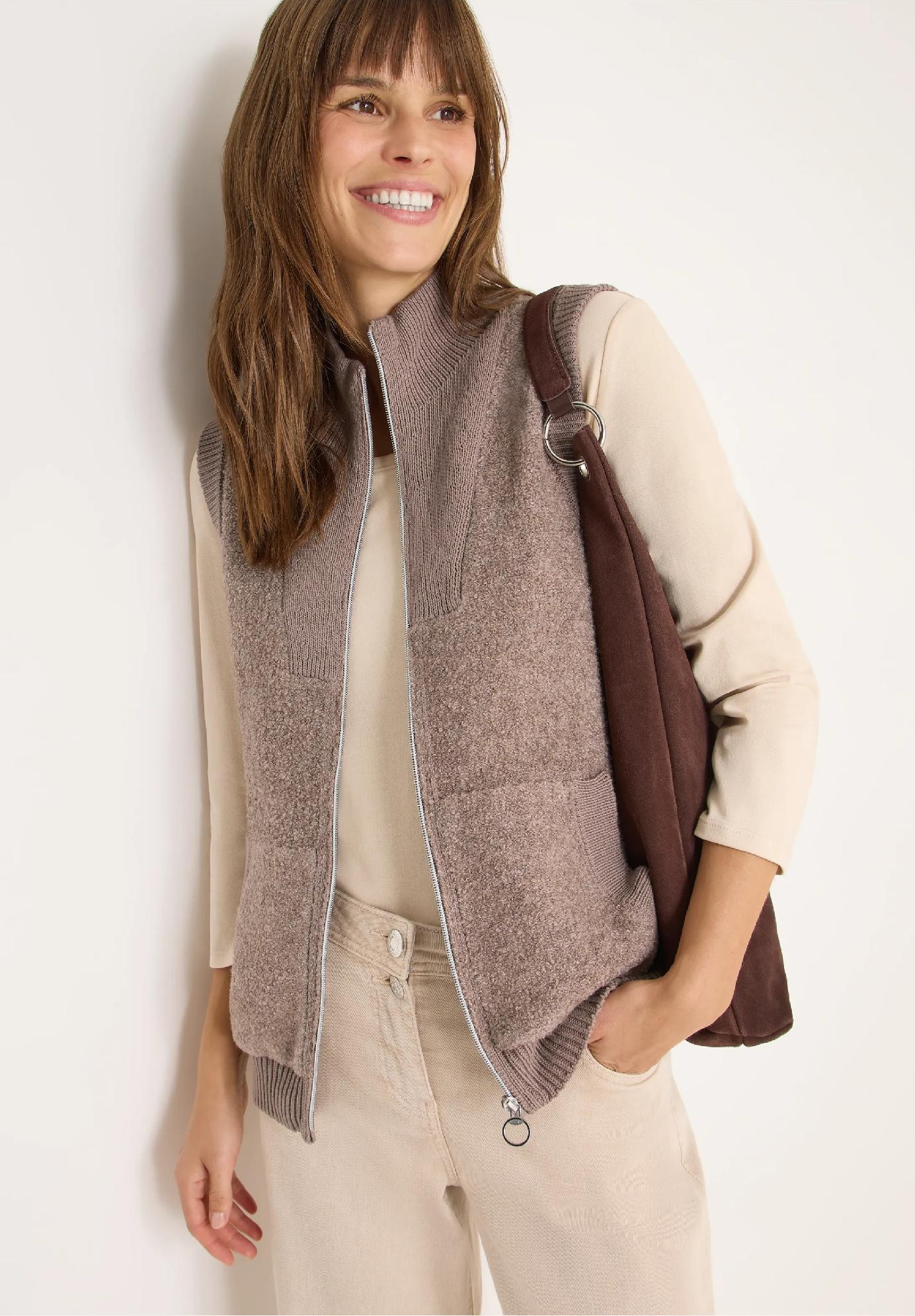 CECIL mäkká vesta z buklé