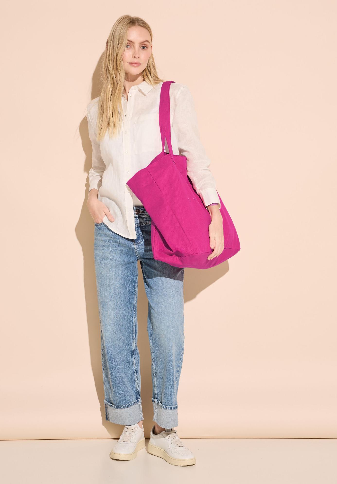 Street One shopper, pin