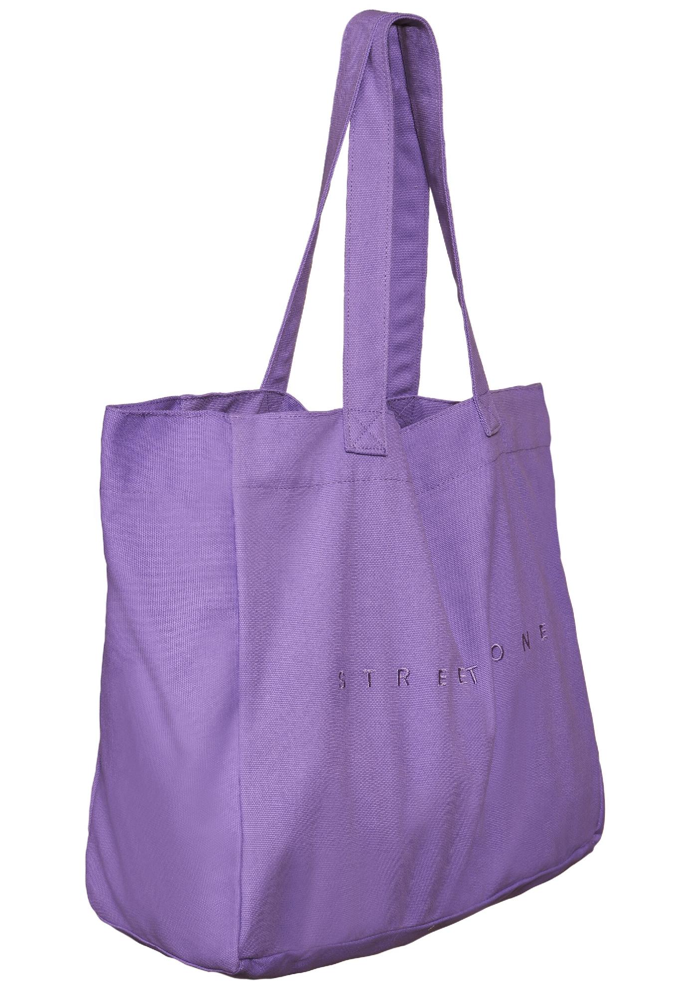 Street One shopper, lil
