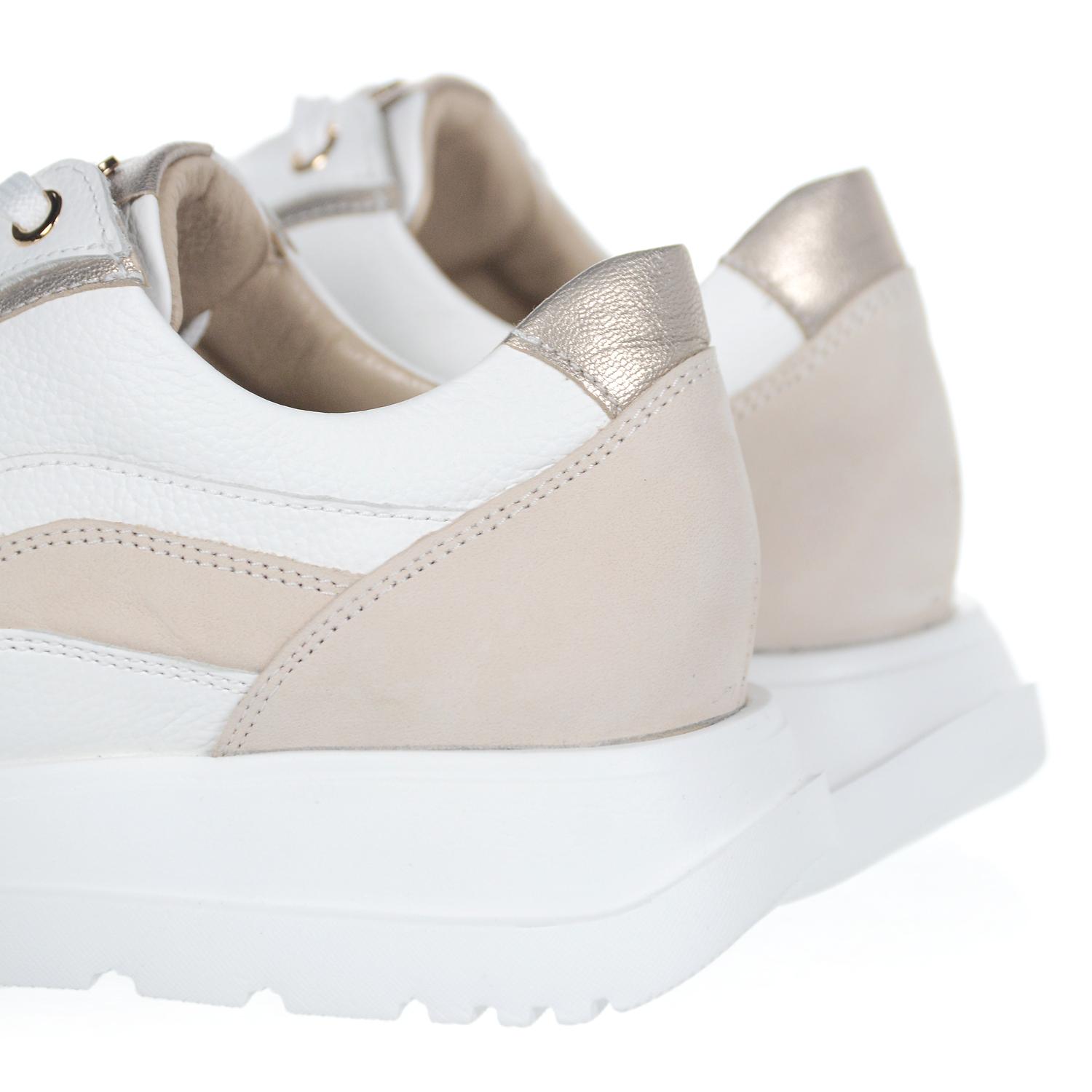 OLIVIA SHOES POHODLNÉ BIELE TENISKY SO ZLATÝMI DETAILAMI 