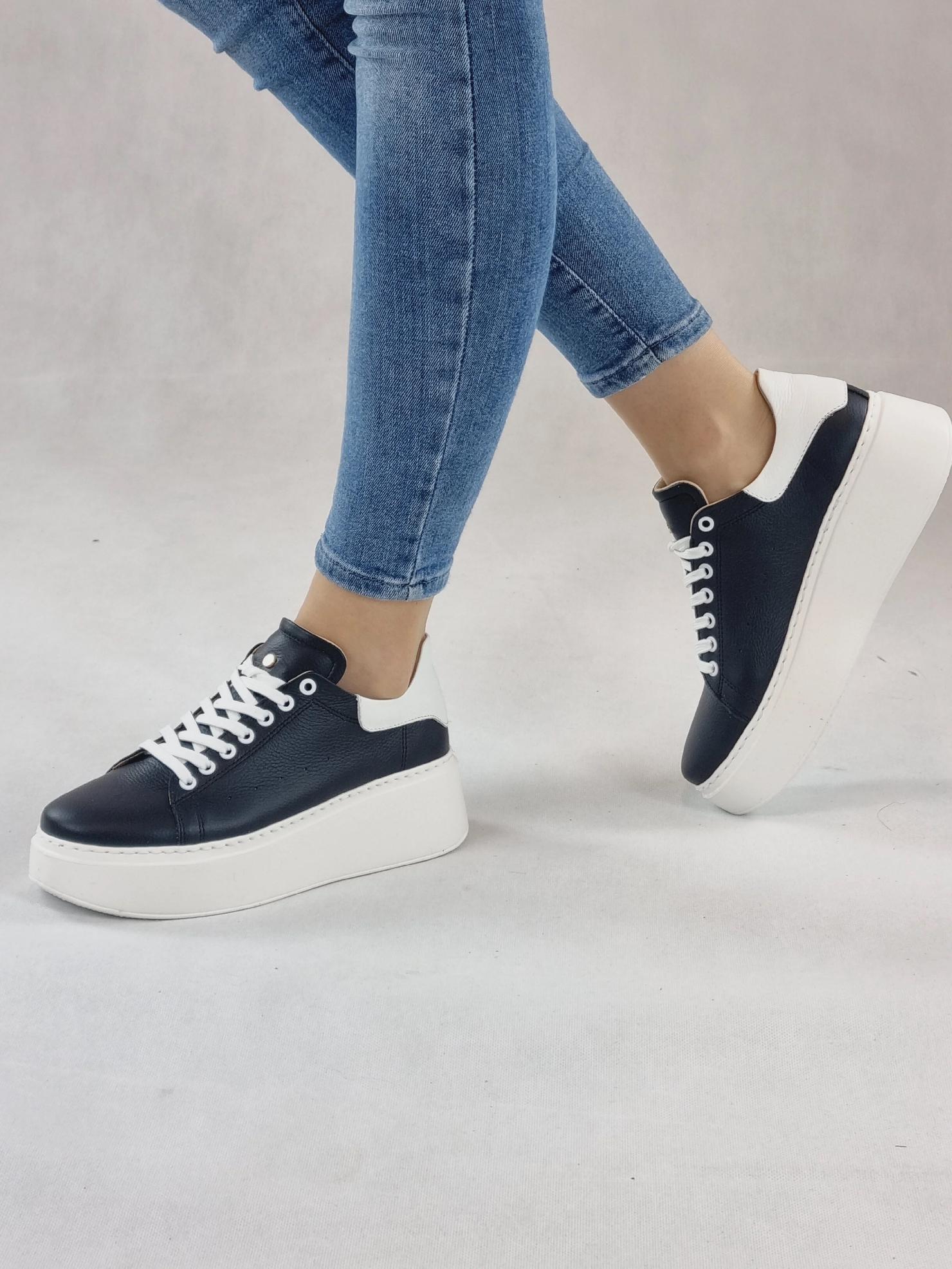 OLIVIA SHOES čierne tenisky s bielou pätou