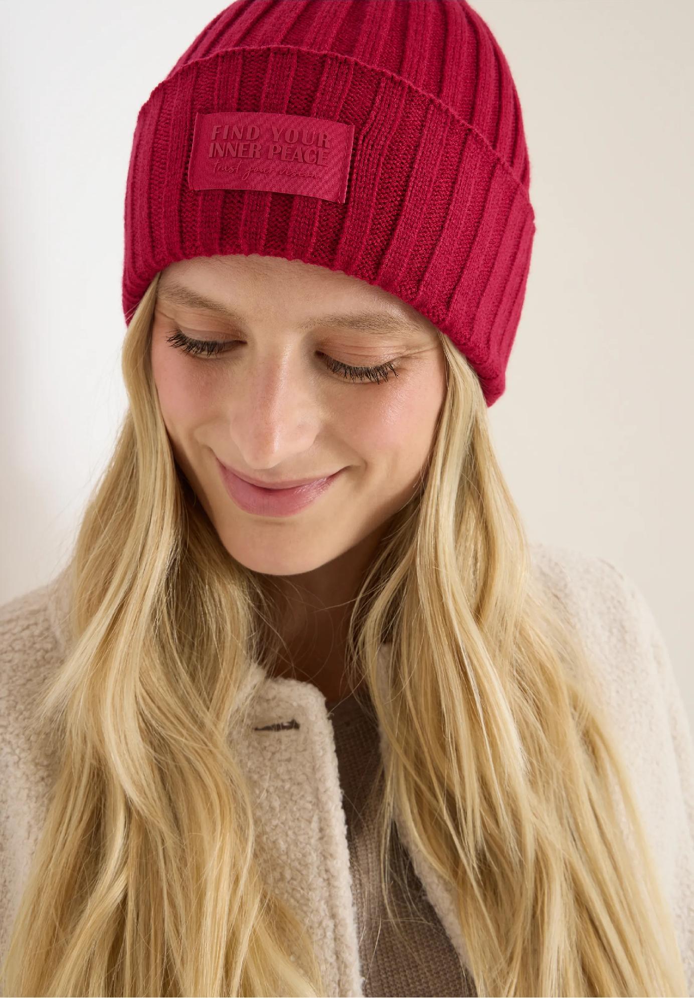 CECIL jednofarebná pletená čiapka, čer