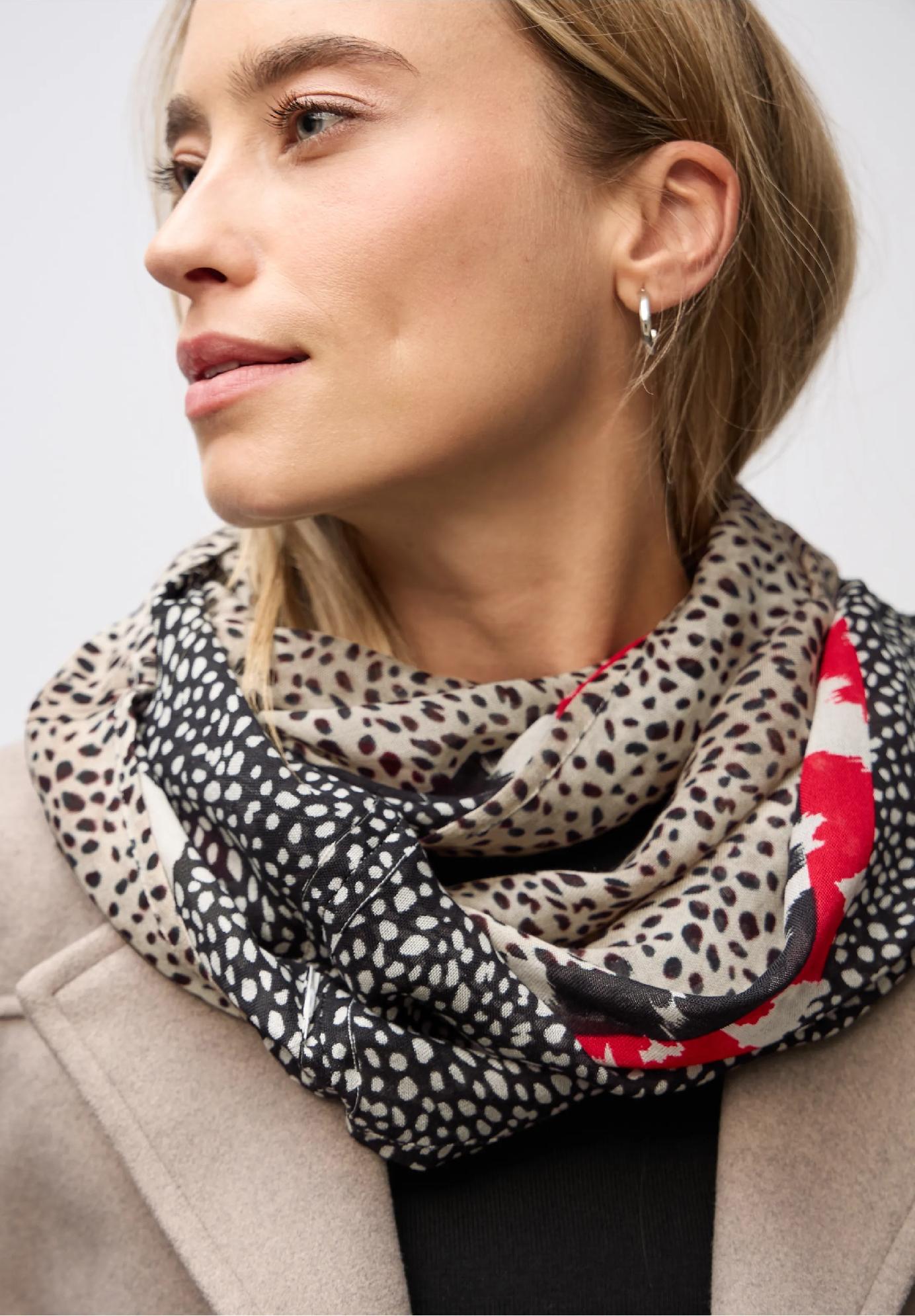 Street One vzorovaná šatka s očkami