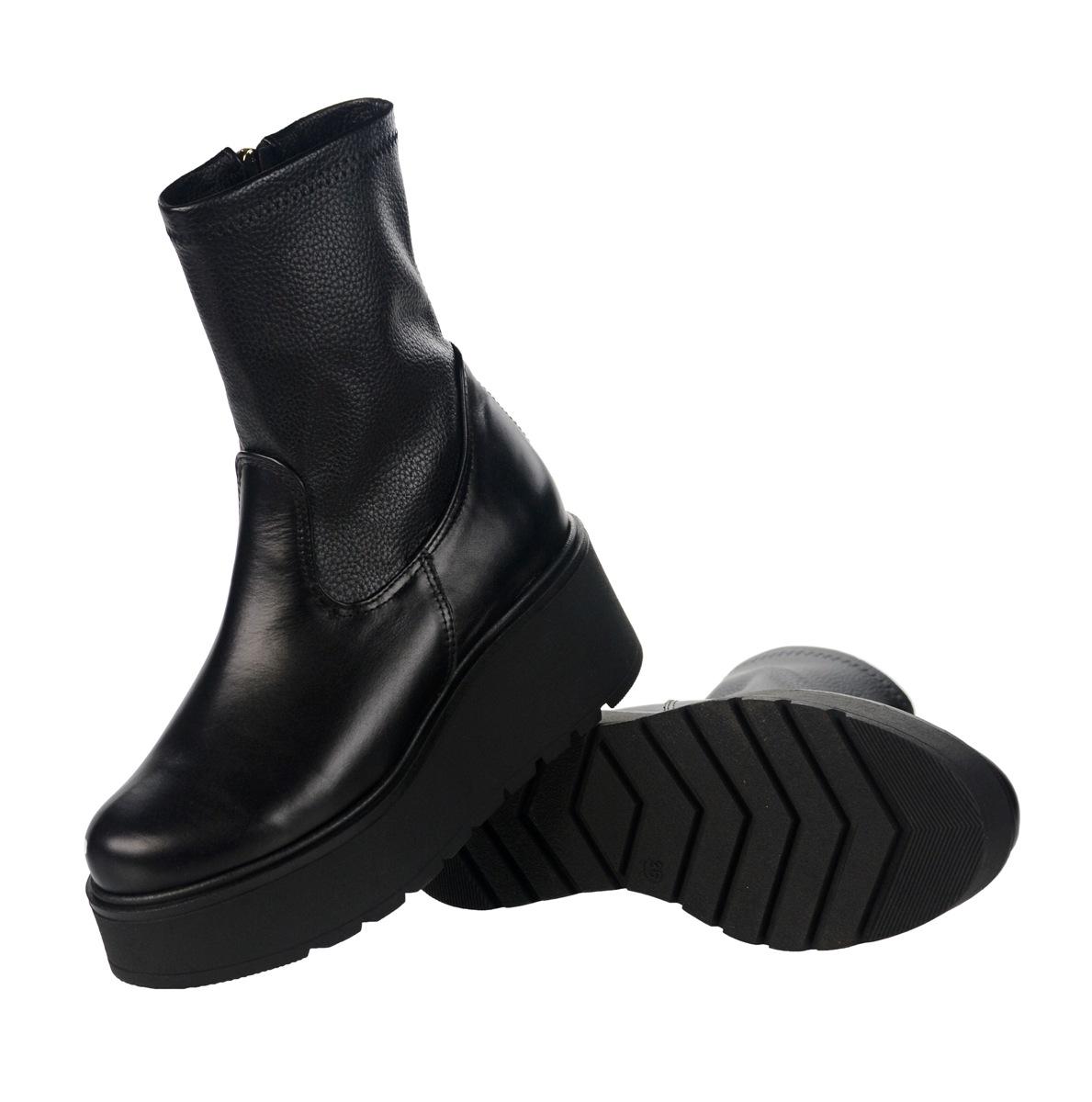 OLIVIA SHOES čierne členkové čižmy na zips