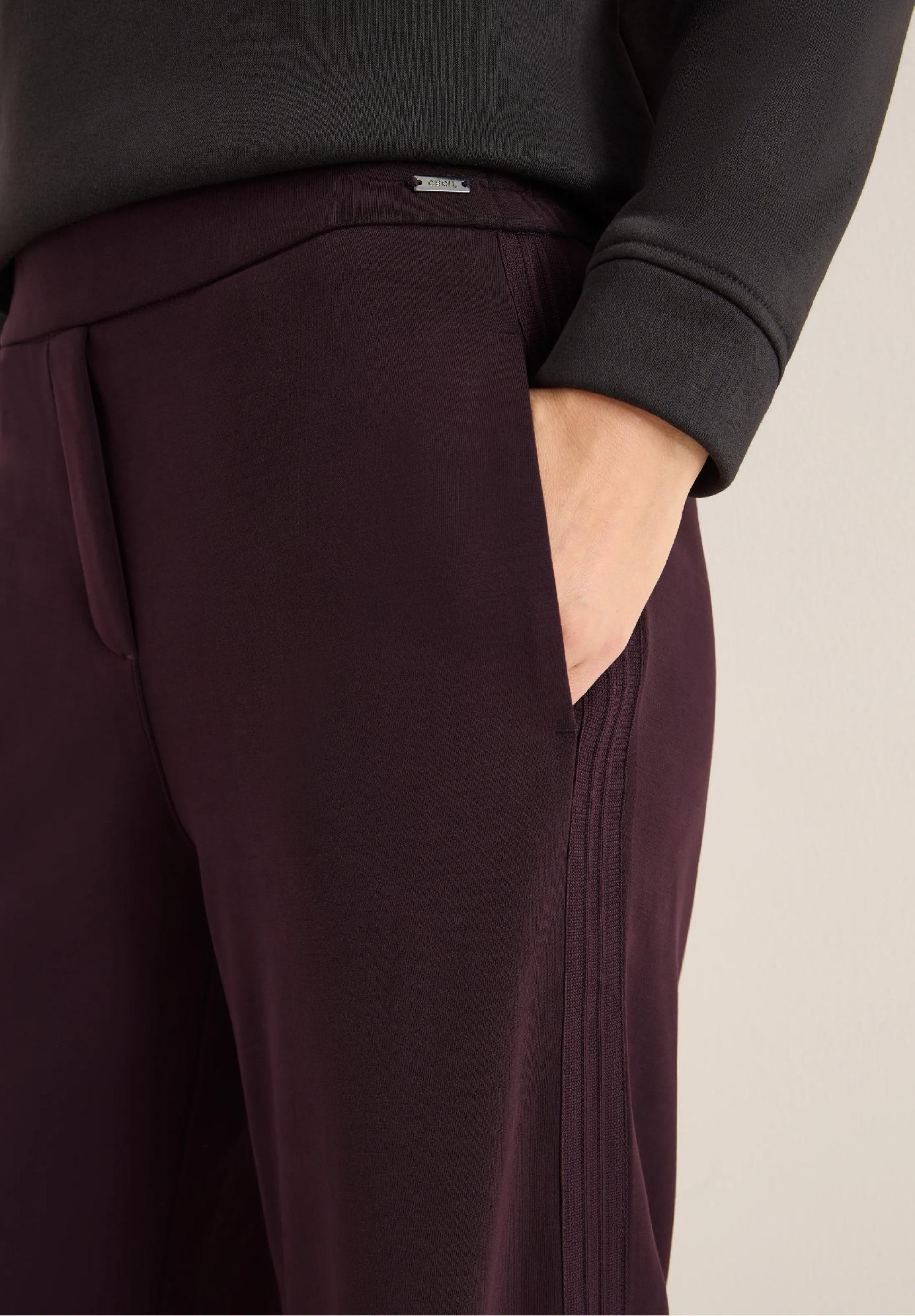 CECIL mäkké nohavice NEELE s galónovými pruhmi, bor