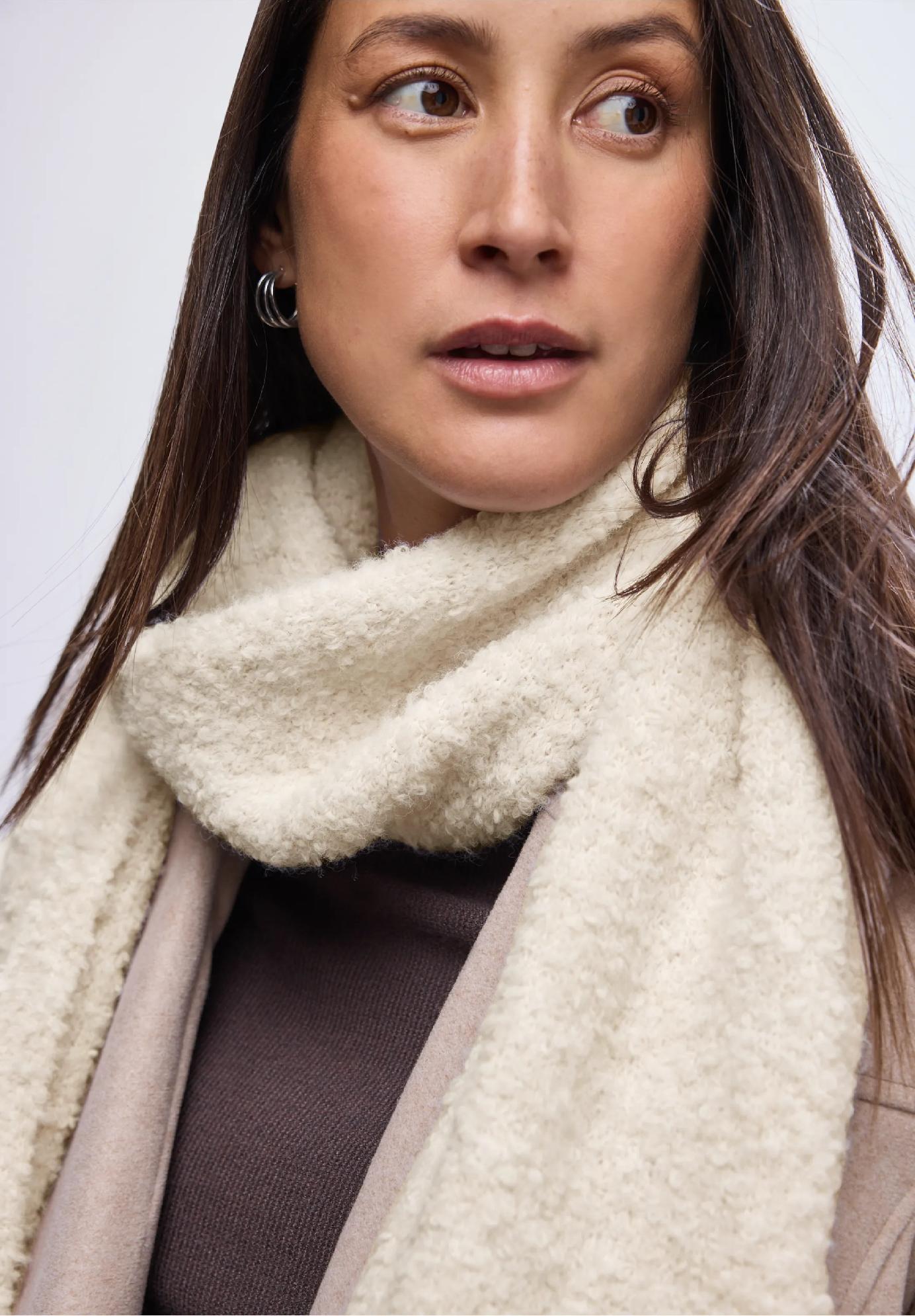 Street One dlhý buclé šál, ecr