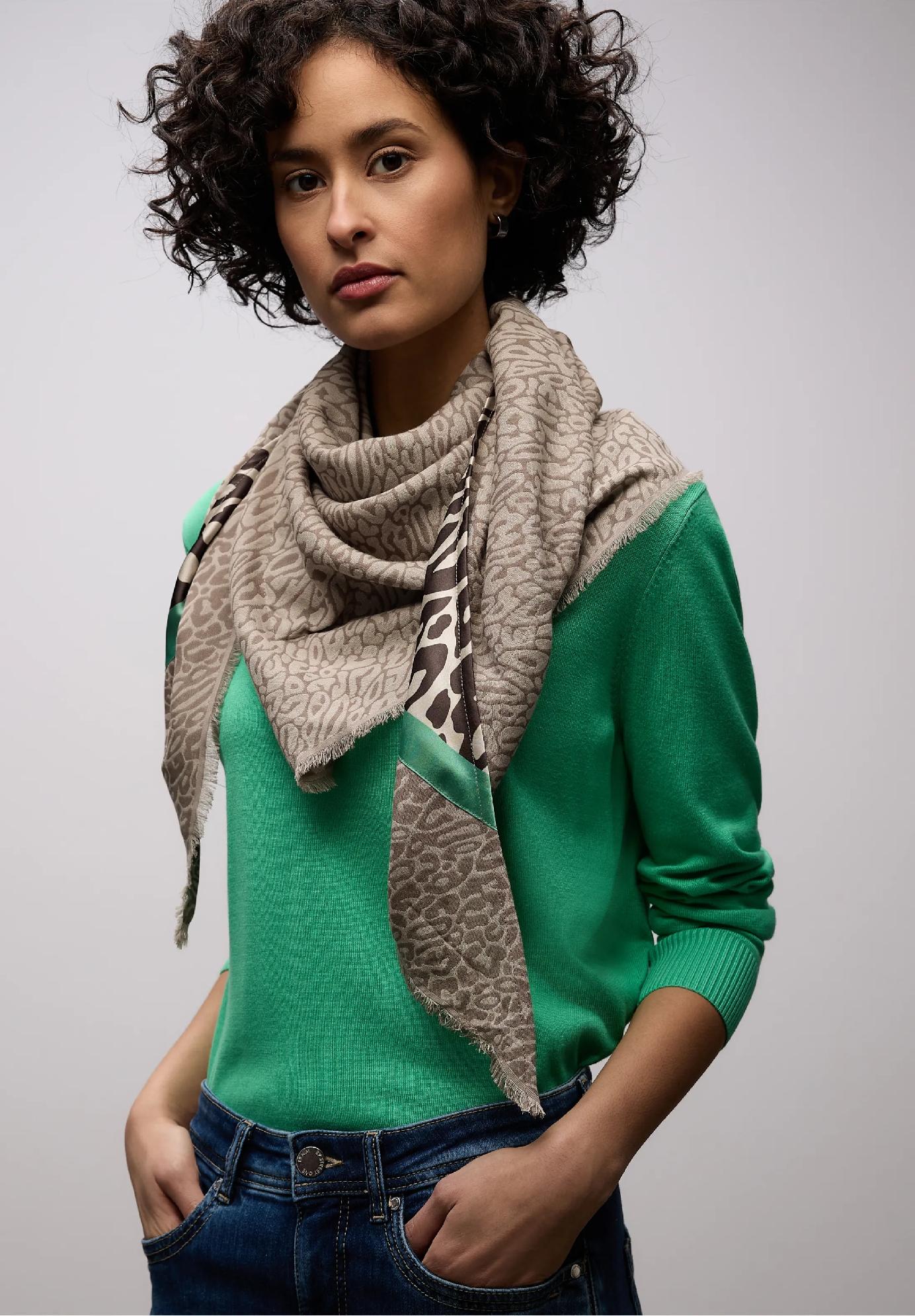 Street One šál s trojuholníkovým a leopardím vzorom