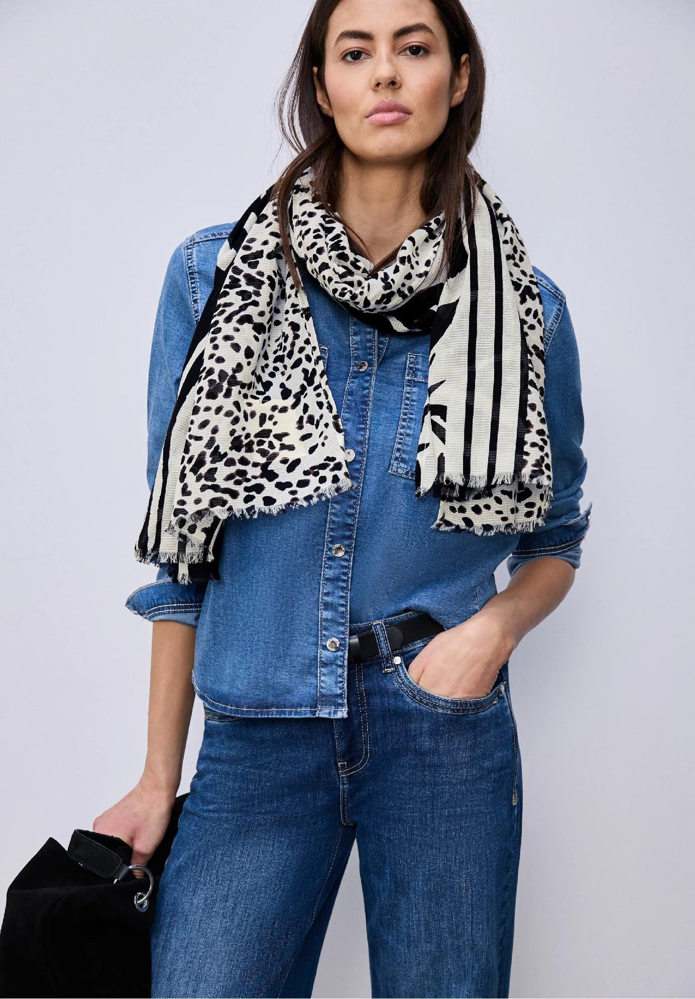 Street One vzorovaná šatka, čier