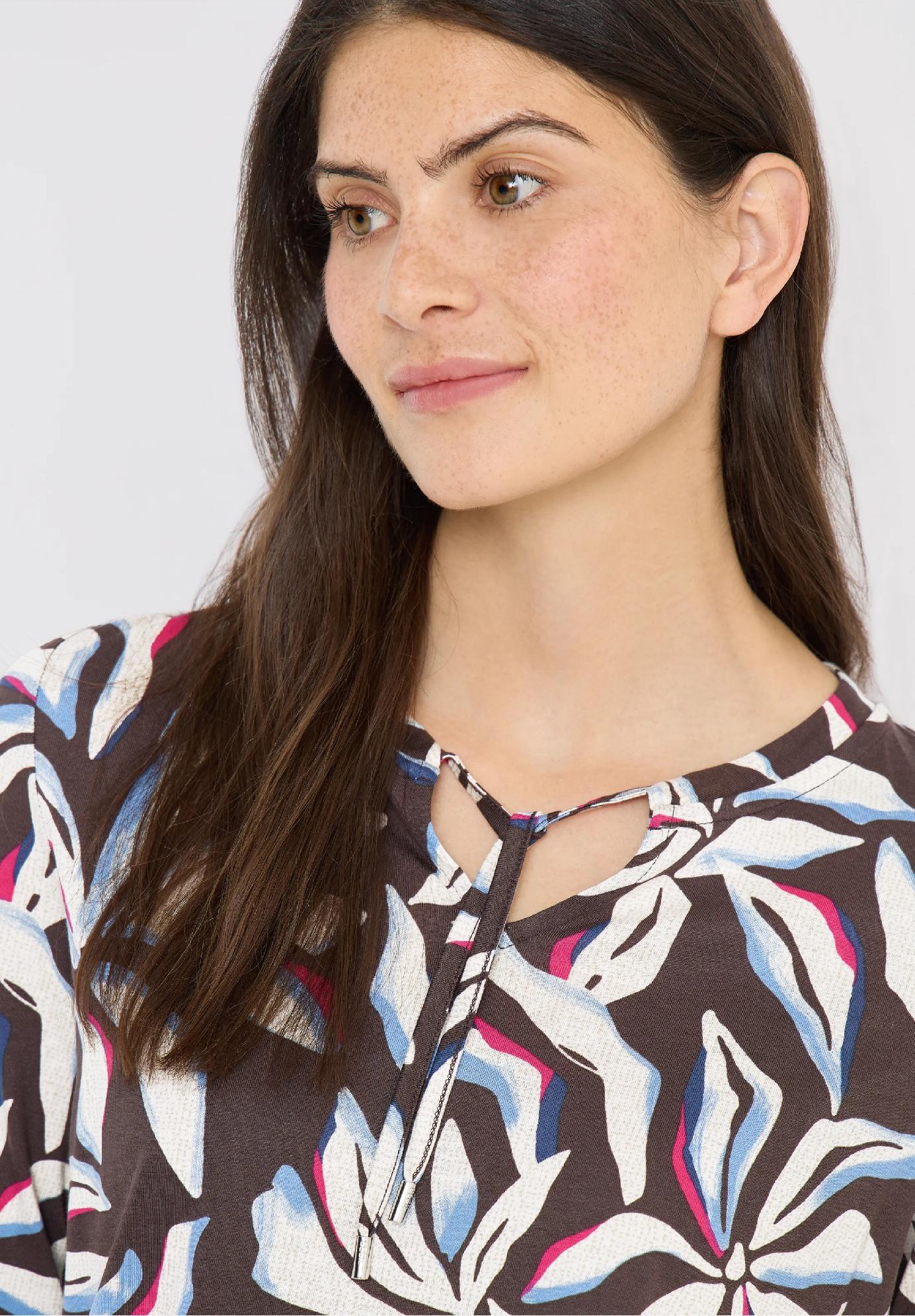 CECIL tričko s rozdeleným výstrihom a potlačou