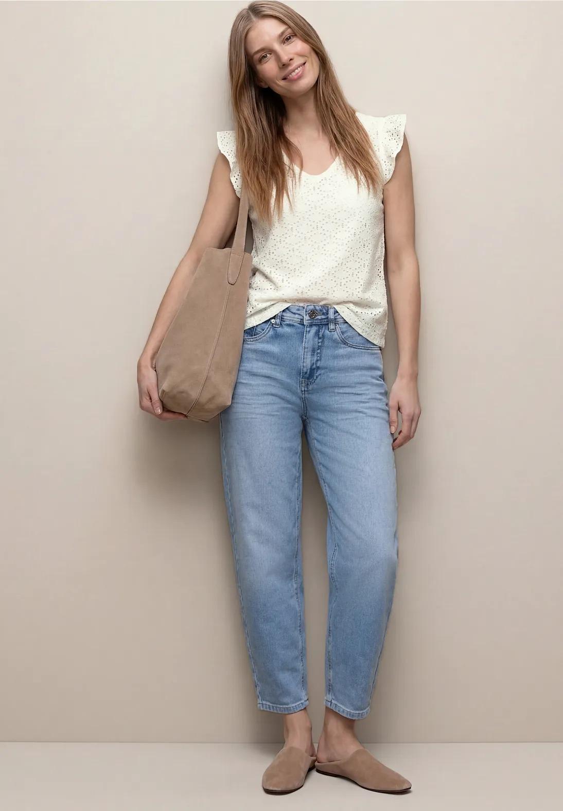 Street One top s výstrihom do V a čipkovaným lemom