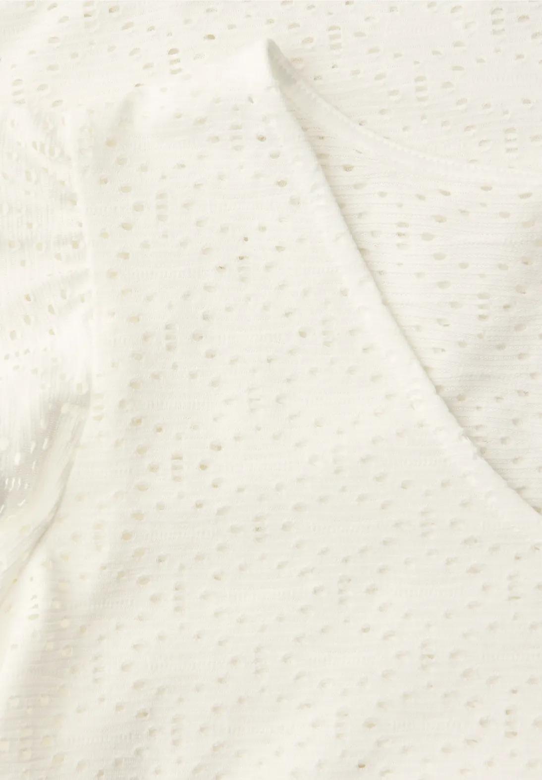 Street One top s výstrihom do V a čipkovaným lemom