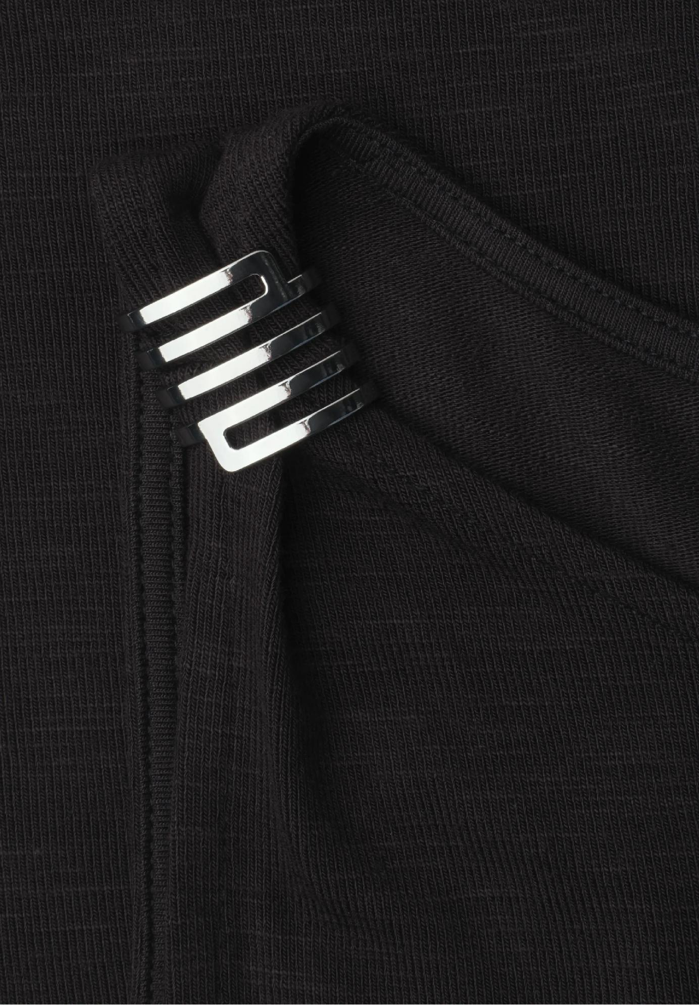 Street One top s lodičkovým výstrihom a detailom na ramenách, čie