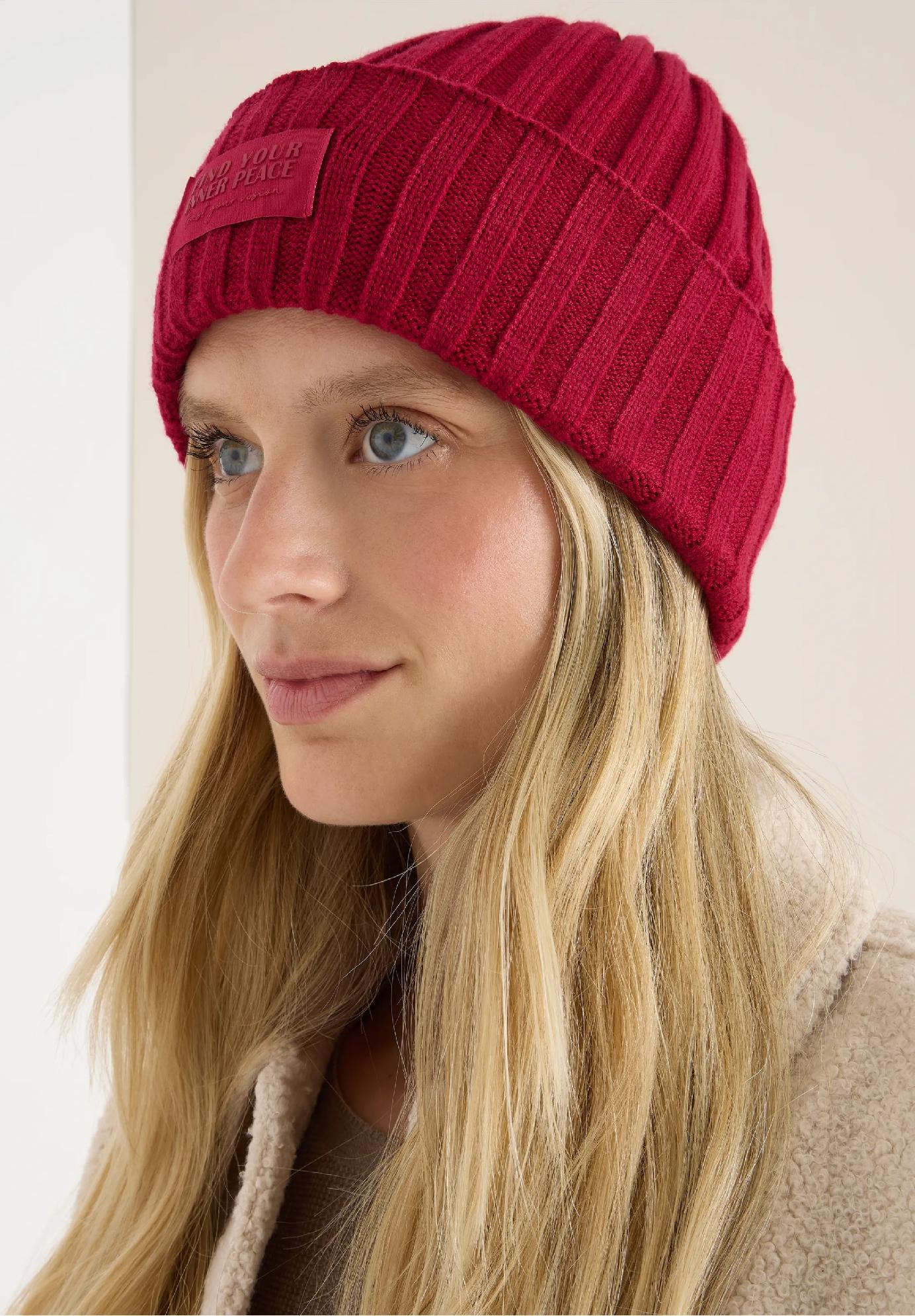 CECIL jednofarebná pletená čiapka, čer