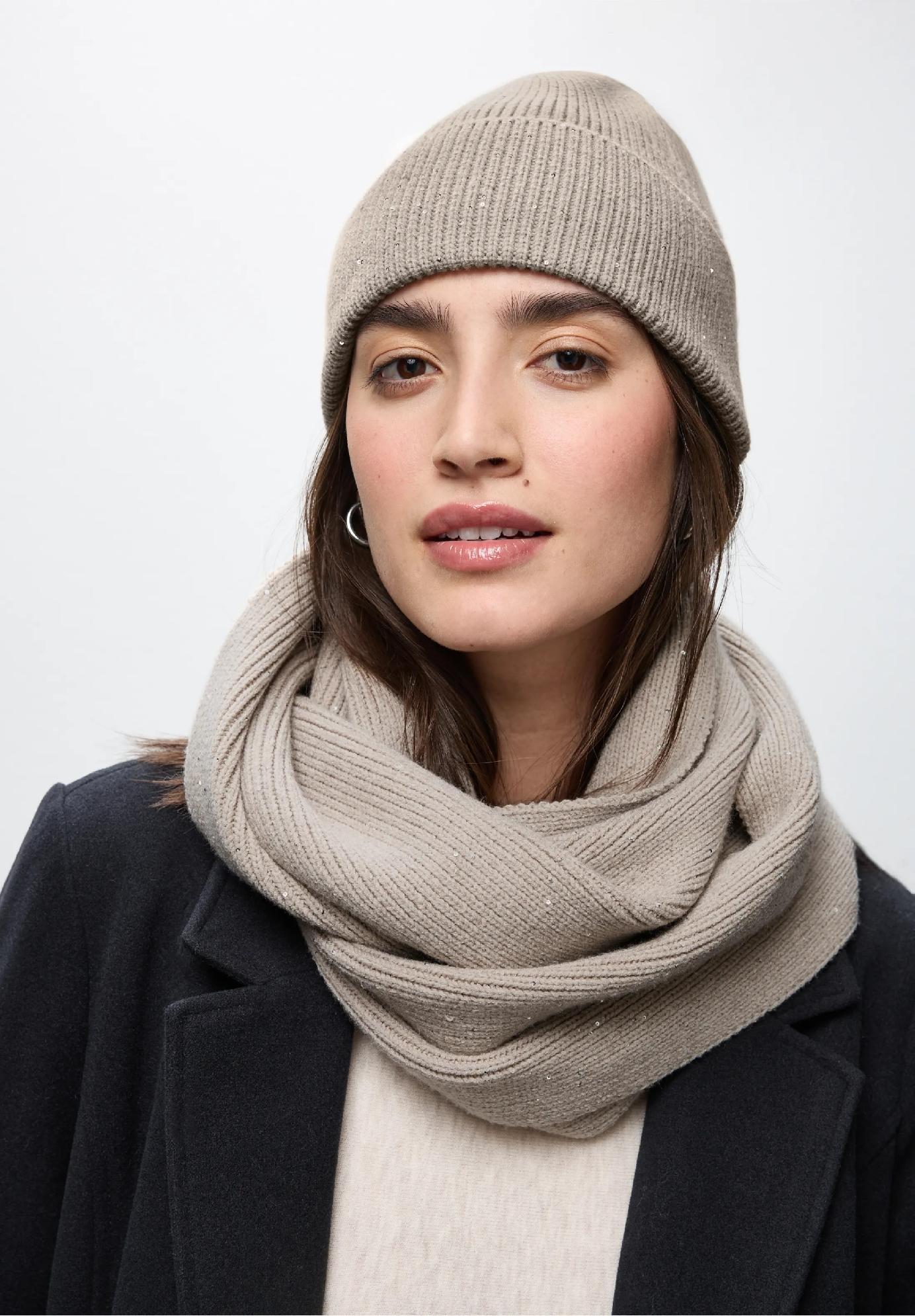 Street One čiapka s flitrami, pie