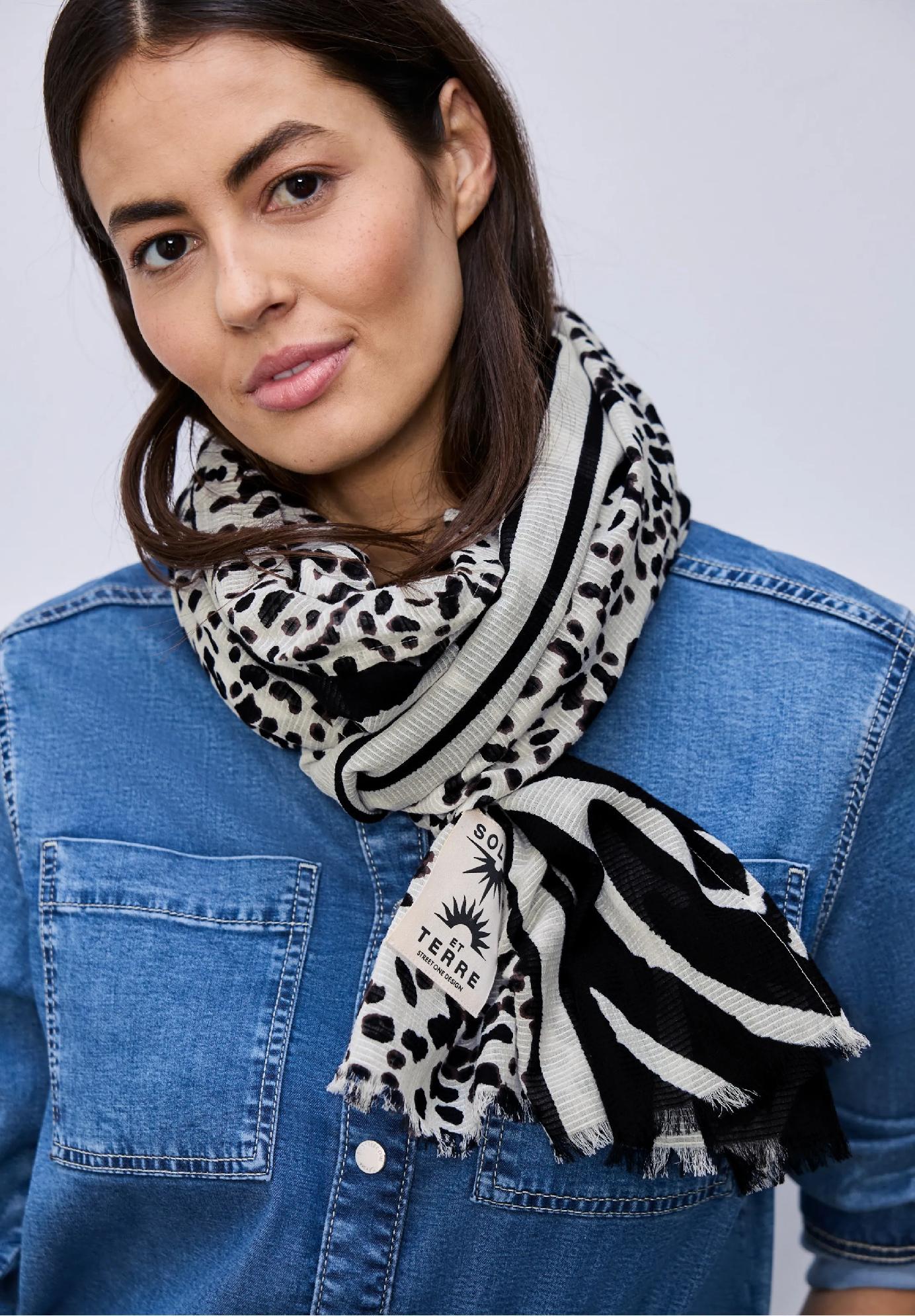 Street One vzorovaná šatka, čier