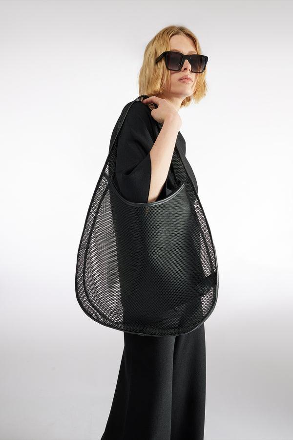 LIVIANA CONTI MESH HOBO TAŠKA